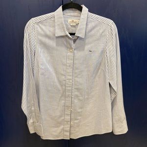 Vineyard Vines Women’s blue and white striped button down. Size 8.